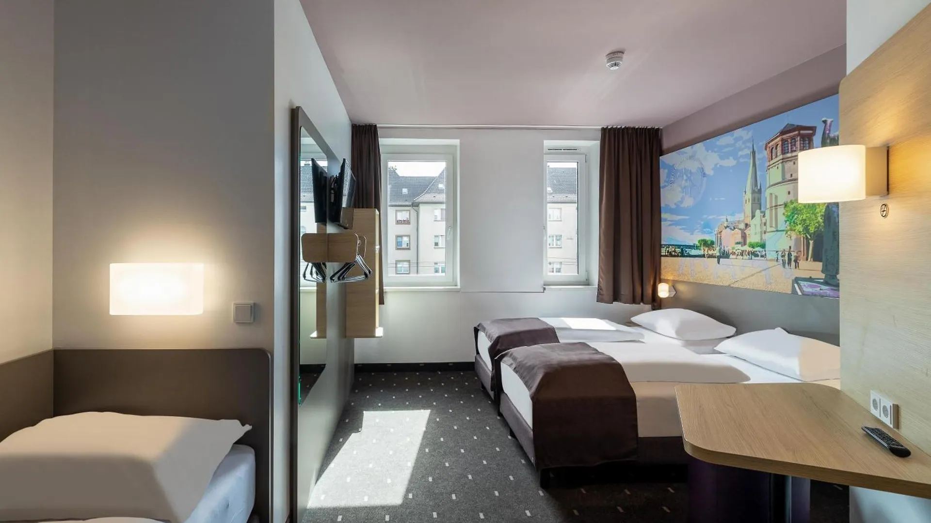 B&B Hotel Duesseldorf-Mitte contacts